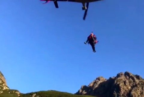 Dvaja Poliaci uviazli v Tatrách 