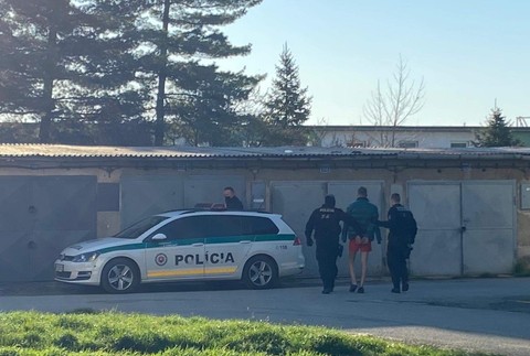 Niekoľko ľudí skončilo v putách po policajnej akcií v Košiciach