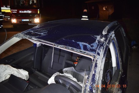 Smrteľná nehoda na juhu Slovenska. O život prišiel 38-ročný policajt