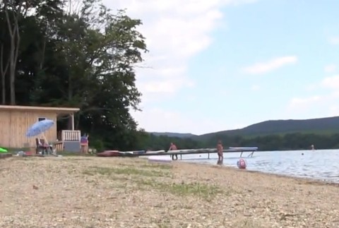 Najteplejšia vodná nádrž láka mnohých rekreantov. Obľúbil si ju aj bulharský cár