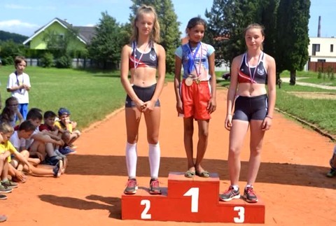 Bežkyňa v balerinach4313