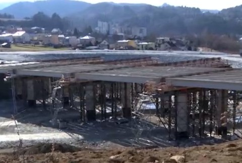 Dopravná situácia v regióne Žiliny sa tak skoro nezlepší. Práce na tuneli Višňové zastavili