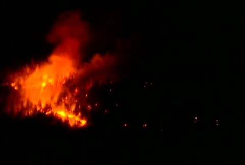 [multi] Dovolenkový raj sužuje lesný požiar. Okolité obce už evakuovali 543