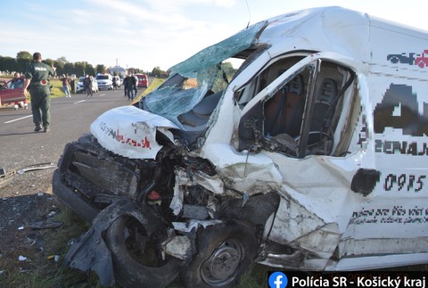 Autá skončili totálne zdemolované, zomrel mladý vodič.