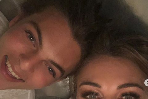 Screenshot_2020-06-24 Elizabeth Hurley ( elizabethhurley1) • Fotky a videá na Instagrame(6)