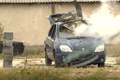 Do auta umiestnili výbušninu. Zničiť ju mali novými spôsobmi