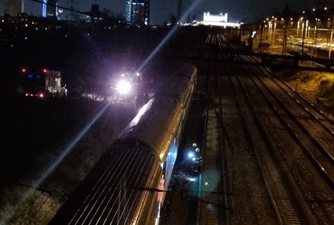 Tragédia v Bratislave: Pod koľajnicami skončil človek