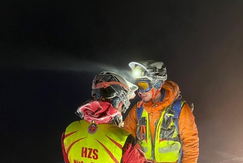 Štvorica turistov uviazla na hrebeni Nízkych Tatier