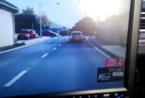 Povolanie syn, kritizuje polícia vodiča, ktorý šiel cez obec 140 km/h
