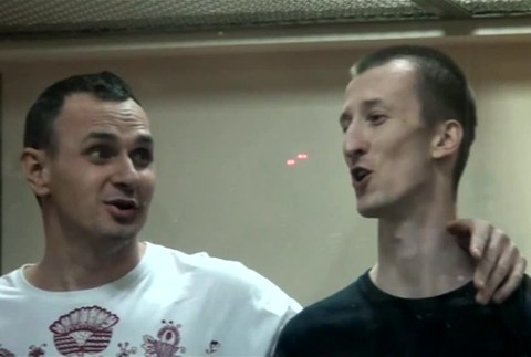 [multi] Ukrajina a Rusko si vymieňajú väzňov, vrátane zajatých námorníkov a filmára Sencova 1361