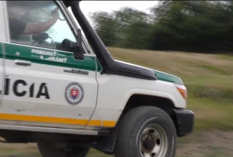 Gumený obušok dostal Slováka na policajné oddelenie. Ukrajinského policajta chcel podplatiť 10 eurami