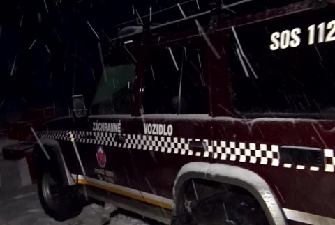 [multi] V Tatrách spadla lavína. Uväznila jedného turistu 605