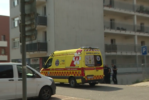 V Záhorskej Bystrici došlo k útoku na zastávke. Muž mal pri sebe zbraň