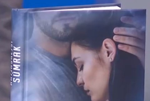 Viete si predstaviť, že by ste povedali len 100 slov za deň? Májové knižné novinky budete čítať so zatajeným dychom