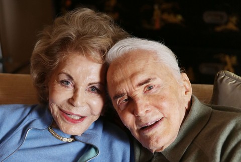 Kirk Douglas s manželkou