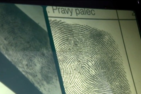 Polícia stále nepozná totožnosť až 220 ľudí. Odtlačky prstov na identifikáciu nestačia
