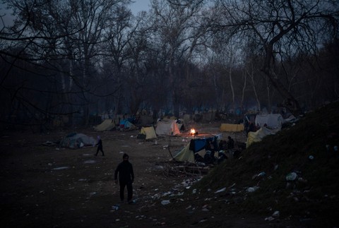 Migranti v patovej situácii. Hranice do Európy majú zatvorené, no nechce ich už ani Turecko