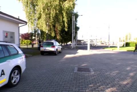 [multi] Pri obchodnom dome v Banskej Bystrici našli telo muža. Polícia zisťuje ako zomrel 778