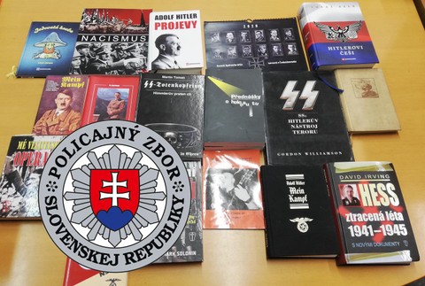 Nájdené predmety s nacistickou symbolikou počas akcie "Šašovia"