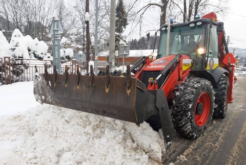 FOTO: V deviatich obciach platí mimoriadna situácia. Pomáhajú aj hasiči