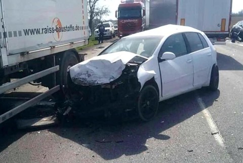 [multi] KN nehoda aut- zasahoval vrtulnik 447