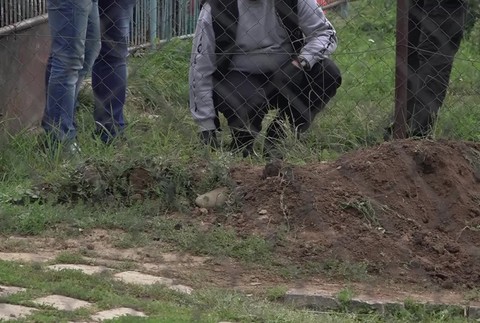 [multi] Tragická smrť na východe Slovenska. Do šachty plnej vody spadol 1,5-ročný chlapec 4819