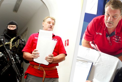 Viliam Mišenka lietadlo súd Banská Bystrica  koláž 