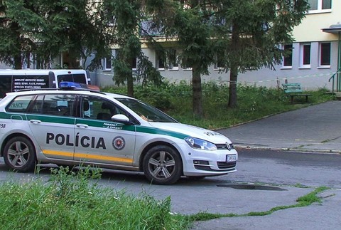 3-ročné dievčatko vypadlo z okna