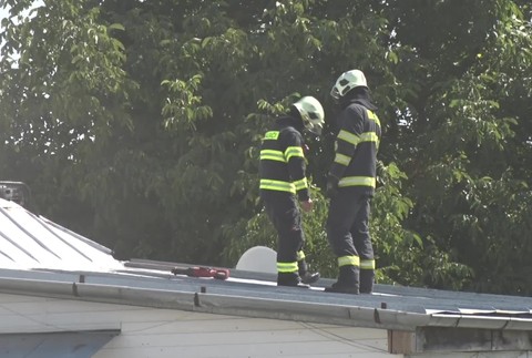 [multi] Hasiči zasahovali pri požiari rodinného domu. 3442