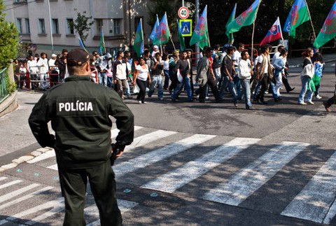 Rómovia v Bratislave idú pred parlament