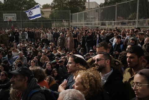 Israel_Palestinians021158