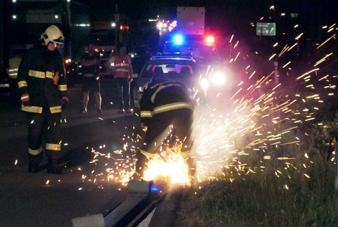 nehoda kamióny Nová Baňa 19