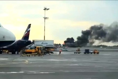 [multi] Horiaci lietadlo reuters 675