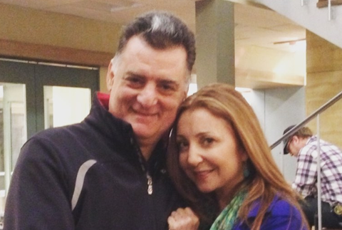 Joseph Siravo s kolegyňou