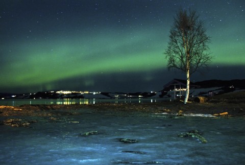 Magnetická búrka_Slnko_erupcia_Nórsko_vesmír