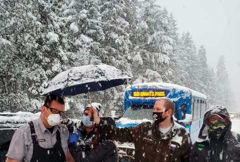 Vakcinačný tím zaočkoval náhodných vodičov.