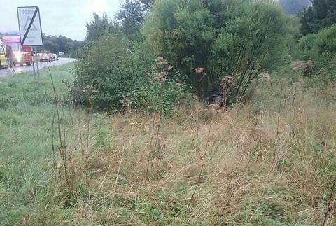 Vážna nehoda v obci pri Terchovej. Po čelnej zrážke sa zranili piati pasažieri