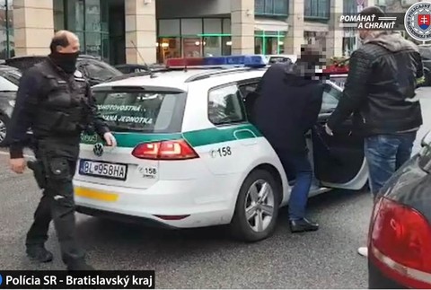 Bratislavská kriminálka zadržala verejného činiteľa.