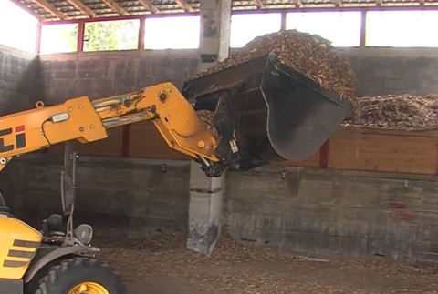 Niektoré mestá využívajú obnoviteľné zdroje ako biomasu, slamu.