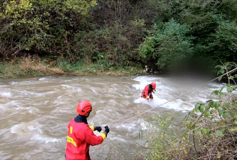 [multi] Obeť záplav 537