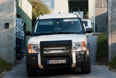 kukláči zásah Lamač Piťo