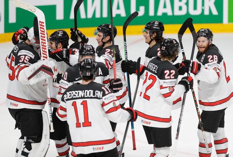 Kanada prvým finalistom