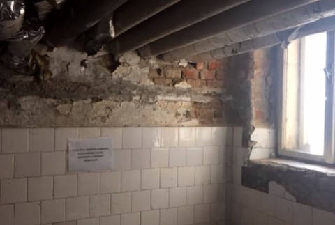 Medici zbierajú dôkazy pre premiéra. Plesne v nemocniciach