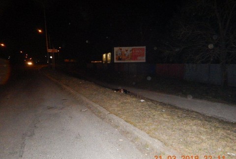Chodca zabilo auto, vodič z miesta nehody ušiel. Pomôžte ho nájsť