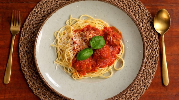 Mäsové guľky s cestovinami