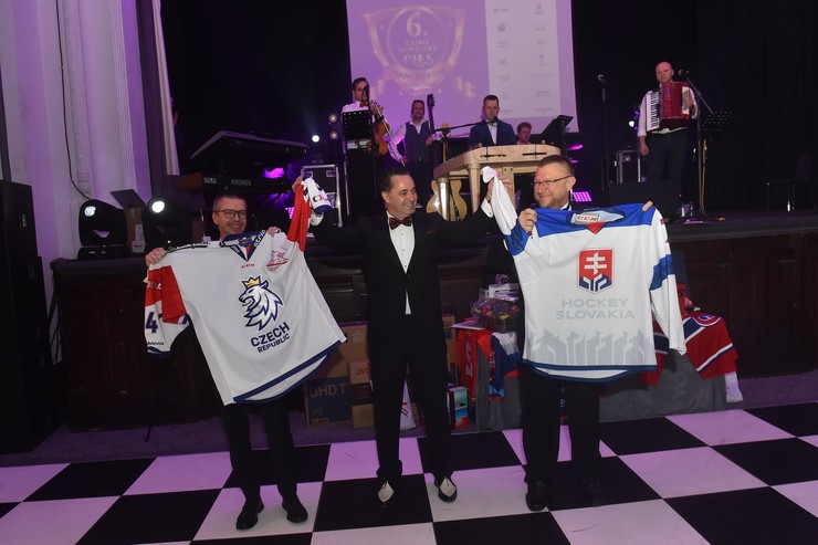 Česko-slovenský ples v Manchestri