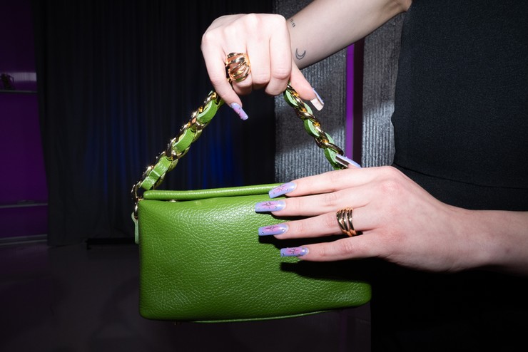 Nákupné maniačky  Šatka