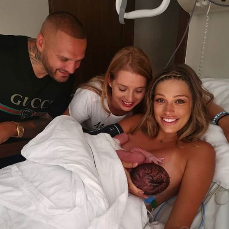 Rytmus, Jasmina a ich synček