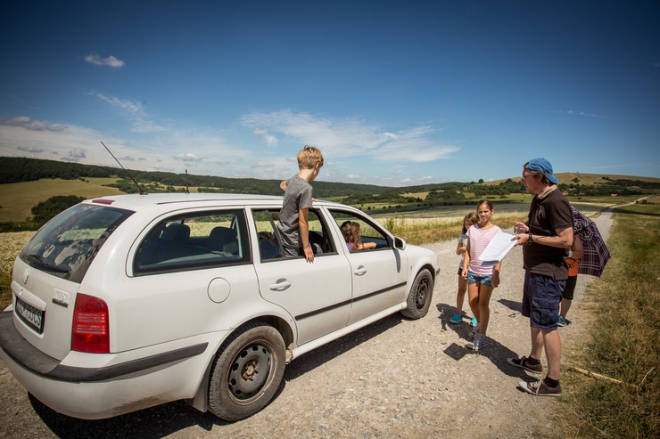 Prázdniny - Nakrúcanie detí v aute