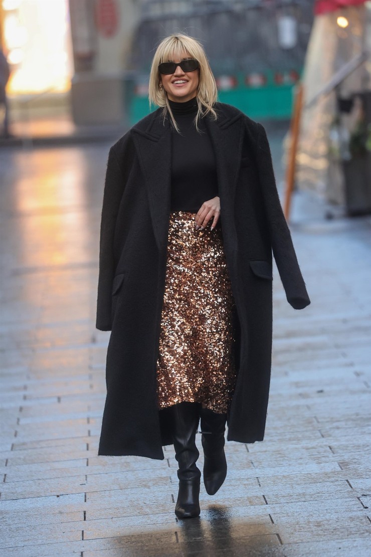 Nákupné maniačky - outfity s flitrami